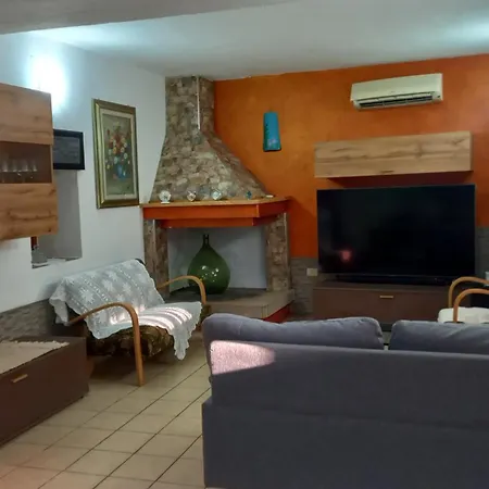 Cavour Ferienhaus Càbras